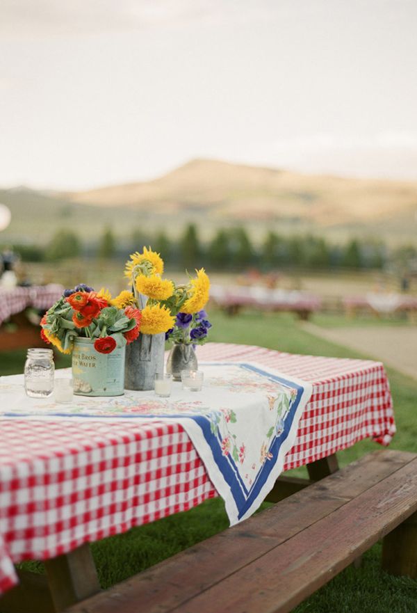 table-cloth-and-flowers.jpg